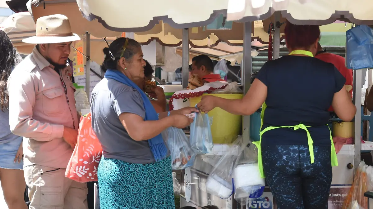 MUJJERES TRABAJADORAS JESUS GTZ EL SOL DE IRAPUATO (1)